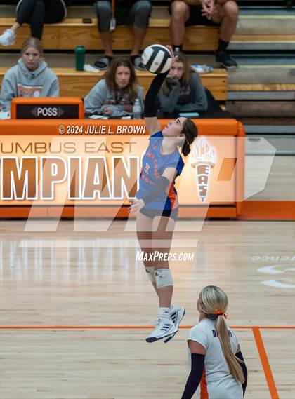 Thumbnail 1 in Silver Creek vs. Tri-West Hendricks (IHSAA 3A Semi-state semi-final) photogallery.