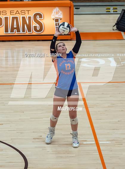 Thumbnail 2 in Silver Creek vs. Tri-West Hendricks (IHSAA 3A Semi-state semi-final) photogallery.