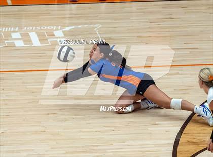 Thumbnail 3 in Silver Creek vs. Tri-West Hendricks (IHSAA 3A Semi-state semi-final) photogallery.