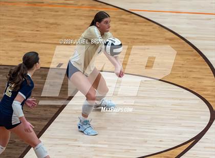 Thumbnail 3 in Silver Creek vs. Tri-West Hendricks (IHSAA 3A Semi-state semi-final) photogallery.