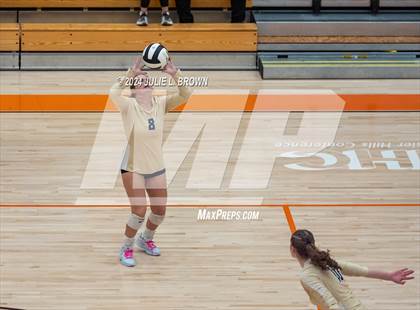 Thumbnail 3 in Silver Creek vs. Tri-West Hendricks (IHSAA 3A Semi-state semi-final) photogallery.
