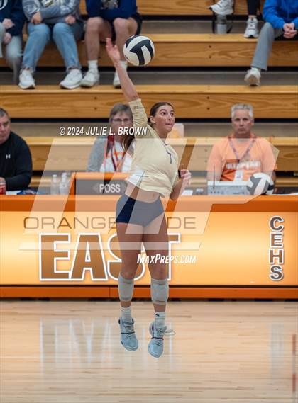 Thumbnail 2 in Silver Creek vs. Tri-West Hendricks (IHSAA 3A Semi-state semi-final) photogallery.