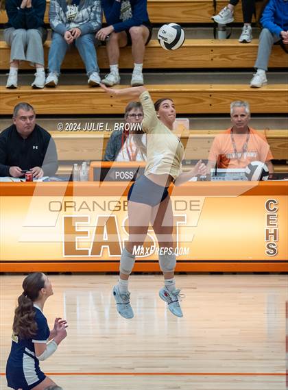 Thumbnail 3 in Silver Creek vs. Tri-West Hendricks (IHSAA 3A Semi-state semi-final) photogallery.