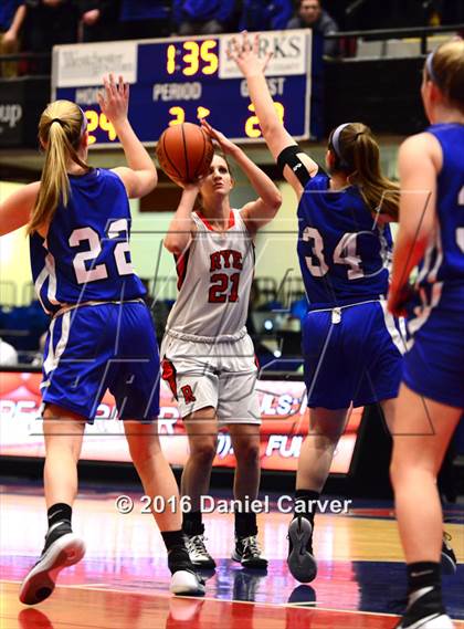 Thumbnail 2 in Pearl River vs Rye (Section 1 Class A Semifinal) photogallery.