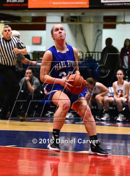 Thumbnail 2 in Pearl River vs Rye (Section 1 Class A Semifinal) photogallery.