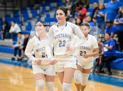 Thumbnail 3 in Mountain Ridge vs Dobson (AIA 6A Quarterfinals) photogallery.