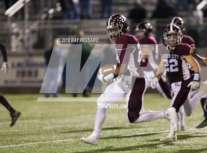 Thumbnail 3 in North Babylon vs. Garden City (Division II Long Island Championship) photogallery.