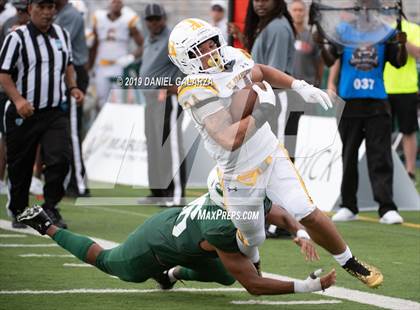 Thumbnail 3 in Miami Central vs St Frances Academy photogallery.