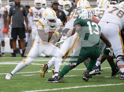 Thumbnail 3 in Miami Central vs St Frances Academy photogallery.