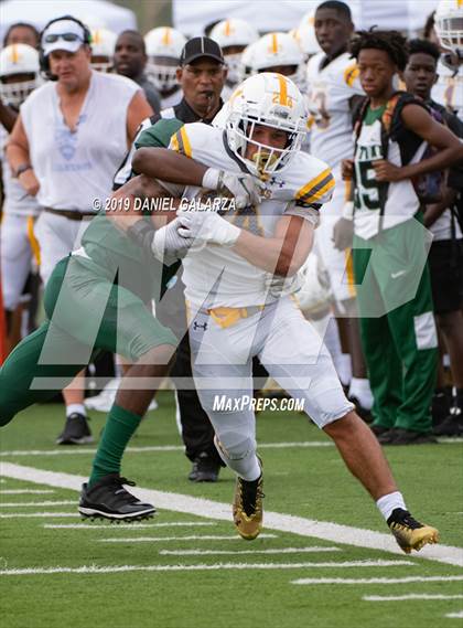 Thumbnail 2 in Miami Central vs St Frances Academy photogallery.