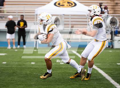 Thumbnail 2 in Miami Central vs St Frances Academy photogallery.