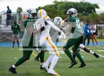 Thumbnail 3 in Miami Central vs St Frances Academy photogallery.