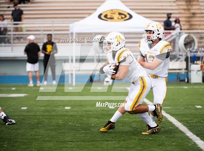 Thumbnail 1 in Miami Central vs St Frances Academy photogallery.