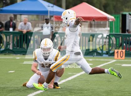 Thumbnail 1 in Miami Central vs St Frances Academy photogallery.