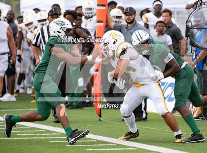 Thumbnail 1 in Miami Central vs St Frances Academy photogallery.