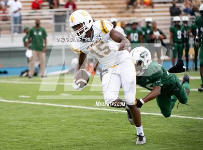 Thumbnail 1 in Miami Central vs St Frances Academy photogallery.