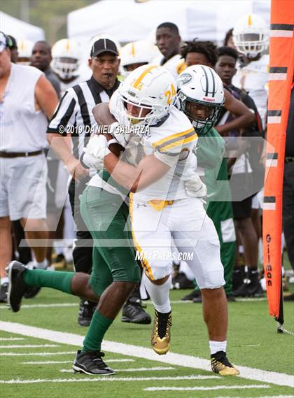 Thumbnail 3 in Miami Central vs St Frances Academy photogallery.