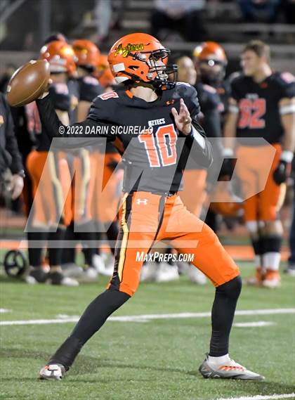 Thumbnail 1 in  Corona del Sol vs Mesa (AIA 6A Round 1 Playoff) photogallery.