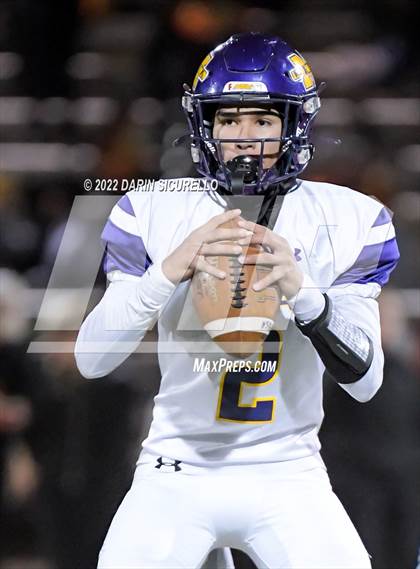 Thumbnail 3 in  Corona del Sol vs Mesa (AIA 6A Round 1 Playoff) photogallery.