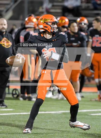 Thumbnail 3 in  Corona del Sol vs Mesa (AIA 6A Round 1 Playoff) photogallery.