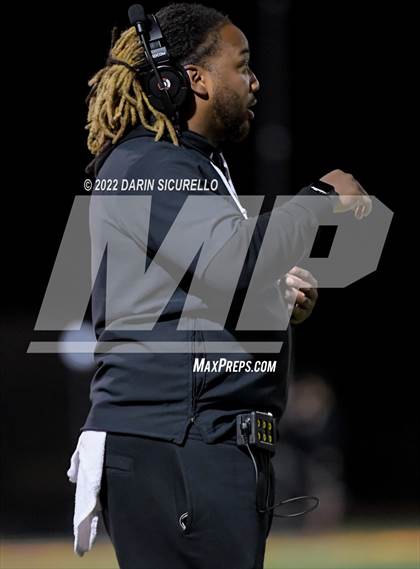 Thumbnail 3 in  Corona del Sol vs Mesa (AIA 6A Round 1 Playoff) photogallery.