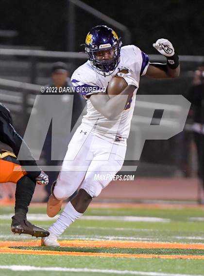 Thumbnail 3 in  Corona del Sol vs Mesa (AIA 6A Round 1 Playoff) photogallery.