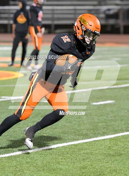 Thumbnail 3 in  Corona del Sol vs Mesa (AIA 6A Round 1 Playoff) photogallery.