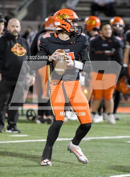 Thumbnail 2 in  Corona del Sol vs Mesa (AIA 6A Round 1 Playoff) photogallery.