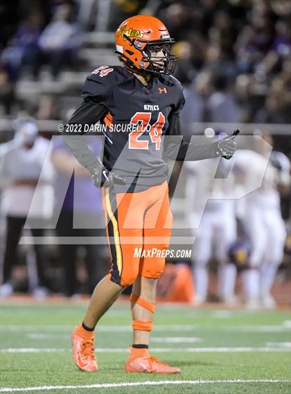 Thumbnail 2 in  Corona del Sol vs Mesa (AIA 6A Round 1 Playoff) photogallery.
