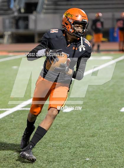 Thumbnail 2 in  Corona del Sol vs Mesa (AIA 6A Round 1 Playoff) photogallery.
