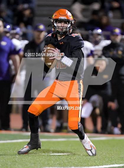 Thumbnail 1 in  Corona del Sol vs Mesa (AIA 6A Round 1 Playoff) photogallery.