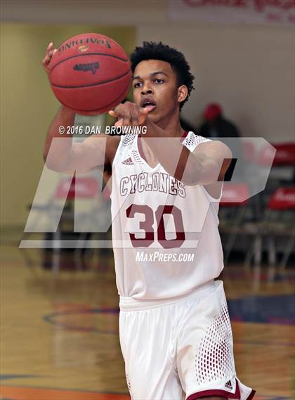 Thumbnail 3 in Westlake vs. Porter-Gaud (Chick-Fil-A Classic) photogallery.