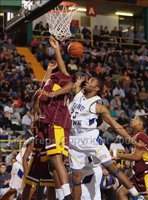Thumbnail 1 in Bishop Maginn vs Mt. Vernon (NYSPHSAA Class AA Semifinals) photogallery.