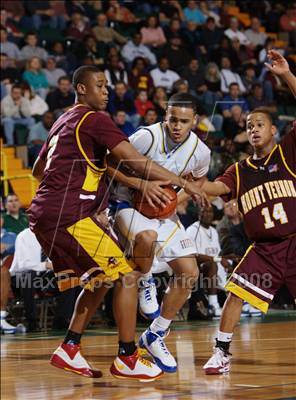 Thumbnail 3 in Bishop Maginn vs Mt. Vernon (NYSPHSAA Class AA Semifinals) photogallery.