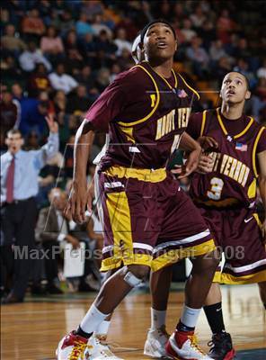 Thumbnail 3 in Bishop Maginn vs Mt. Vernon (NYSPHSAA Class AA Semifinals) photogallery.