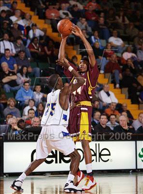 Thumbnail 1 in Bishop Maginn vs Mt. Vernon (NYSPHSAA Class AA Semifinals) photogallery.