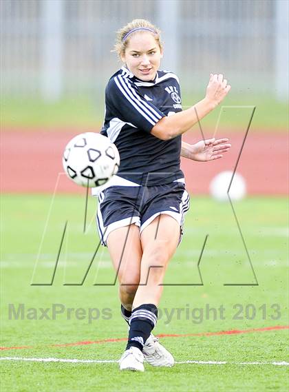 Thumbnail 2 in Honeoye Falls-Lima vs. Garden City (NYSPHSAA Class A Final) photogallery.