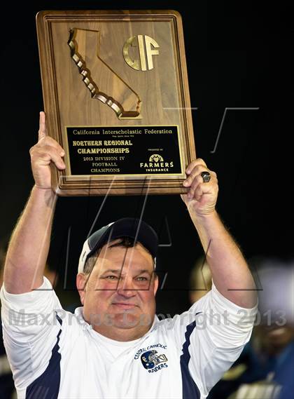 Thumbnail 2 in McClymonds vs. Central Catholic (CIF NorCal Regional D4 Final) photogallery.