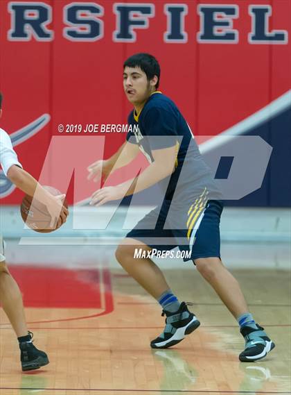 Thumbnail 3 in Shafter vs. Golden Valley (Ralph Krave Memorial Tournament) photogallery.