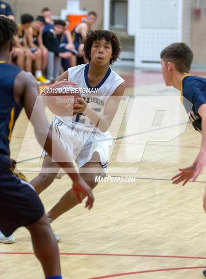 Thumbnail 2 in Shafter vs. Golden Valley (Ralph Krave Memorial Tournament) photogallery.