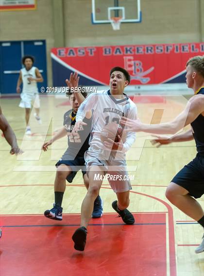 Thumbnail 2 in Shafter vs. Golden Valley (Ralph Krave Memorial Tournament) photogallery.
