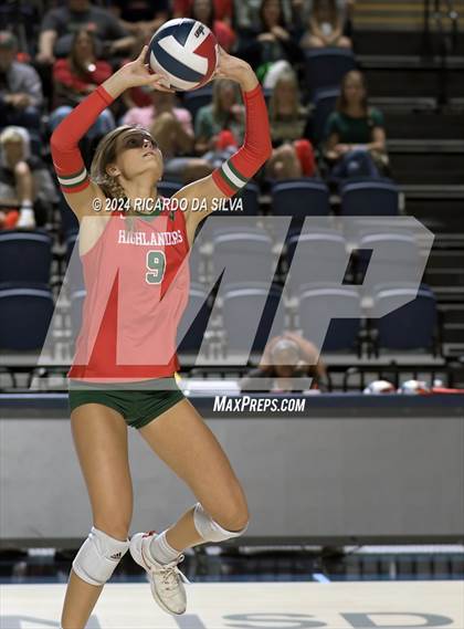 Thumbnail 3 in Cypress Ranch vs The Woodlands (UIL Volleyball 6A D1 Area) photogallery.