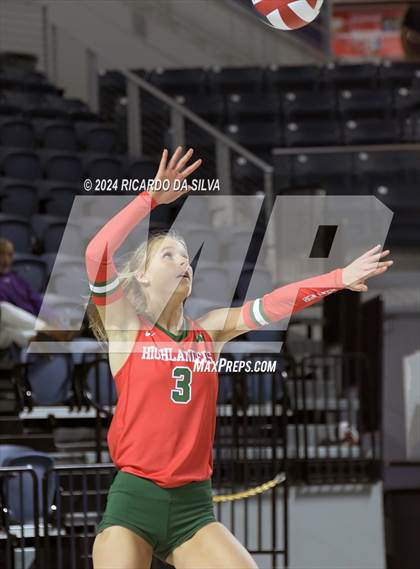 Thumbnail 1 in Cypress Ranch vs The Woodlands (UIL Volleyball 6A D1 Area) photogallery.