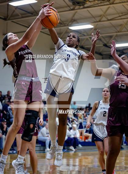 Thumbnail 1 in Jemison vs Thorsby (Chilton County Tournament Final) photogallery.