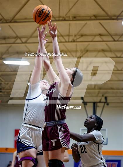 Thumbnail 3 in Jemison vs Thorsby (Chilton County Tournament Final) photogallery.