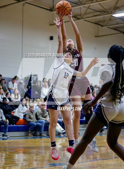 Thumbnail 1 in Jemison vs Thorsby (Chilton County Tournament Final) photogallery.