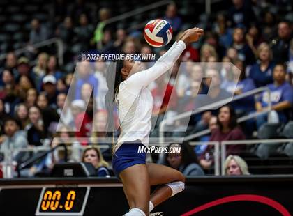 Thumbnail 2 in Tompkins vs. Keller (UIL 6A Semifinal) photogallery.