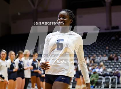 Thumbnail 1 in Tompkins vs. Keller (UIL 6A Semifinal) photogallery.