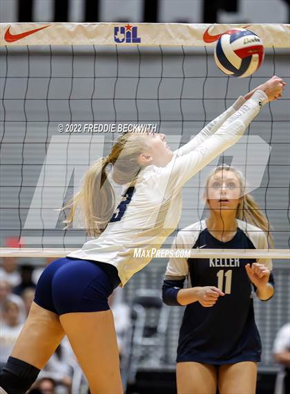 Thumbnail 2 in Tompkins vs. Keller (UIL 6A Semifinal) photogallery.