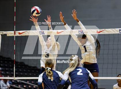 Thumbnail 2 in Tompkins vs. Keller (UIL 6A Semifinal) photogallery.